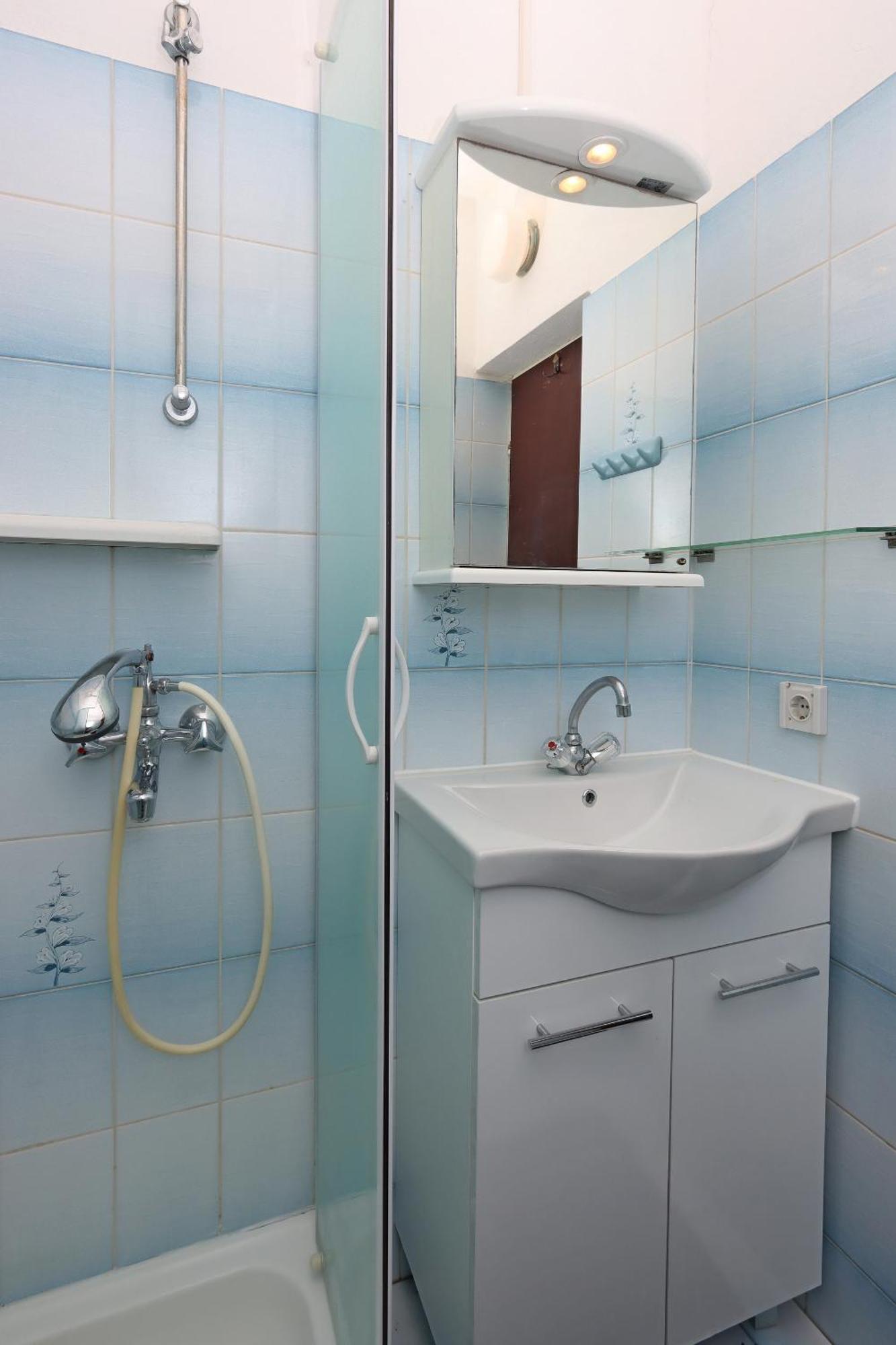 Apartments And Rooms By The Sea Banjol, Rab - 19692 Номер фото